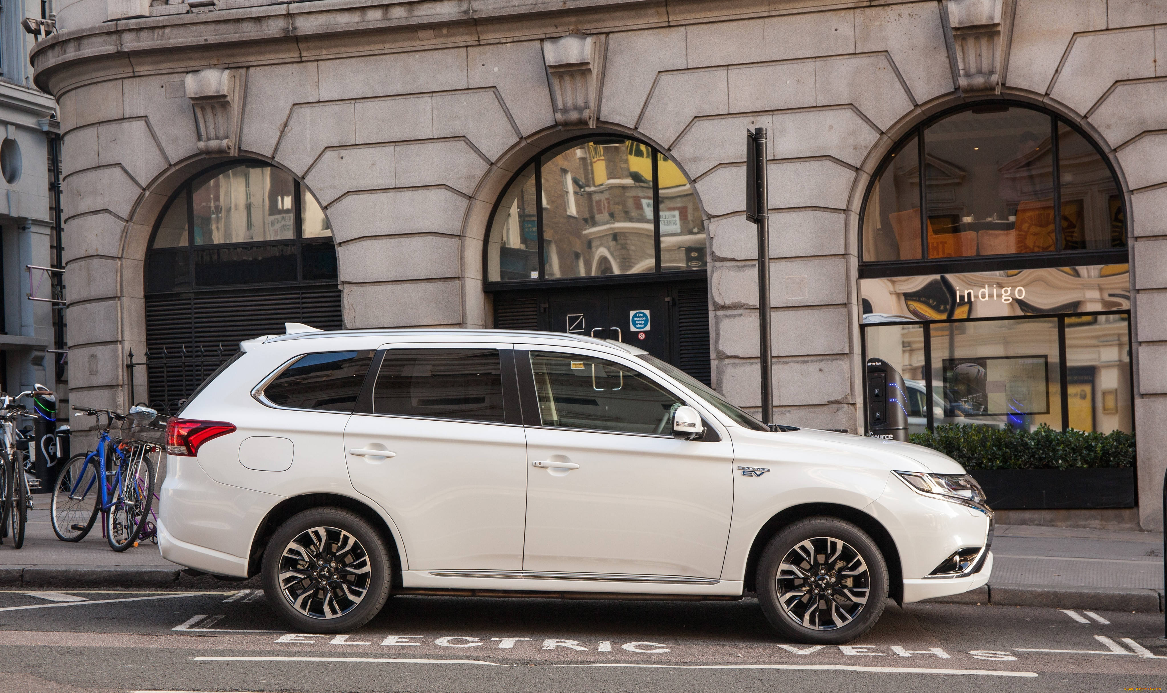 , mitsubishi, outlander, phev, uk-spec, 2015